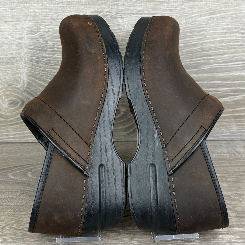 Dansko Professional Oiled Brown Leather Clogs Size 37 (6.5-7) - Picture 10 of 11